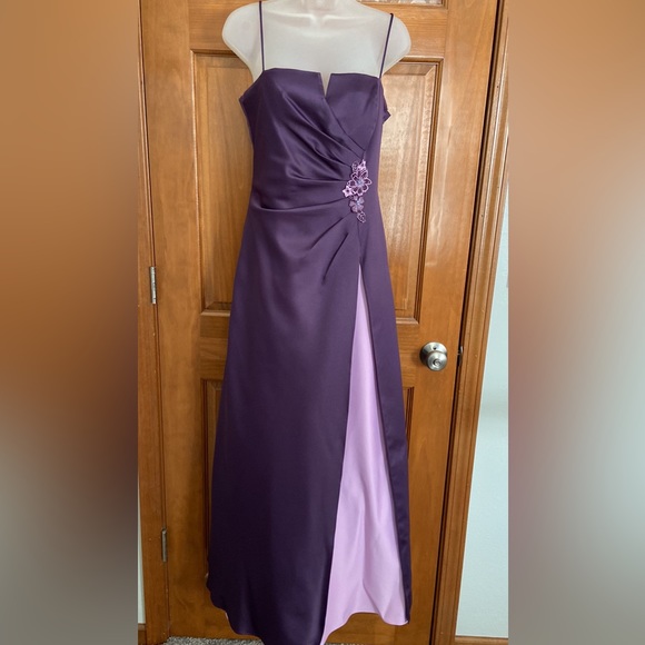 SIZE 8 NIKI LIVAS FORMAL DRESS with REVERSIBLE SHAWL - Picture 2 of 13